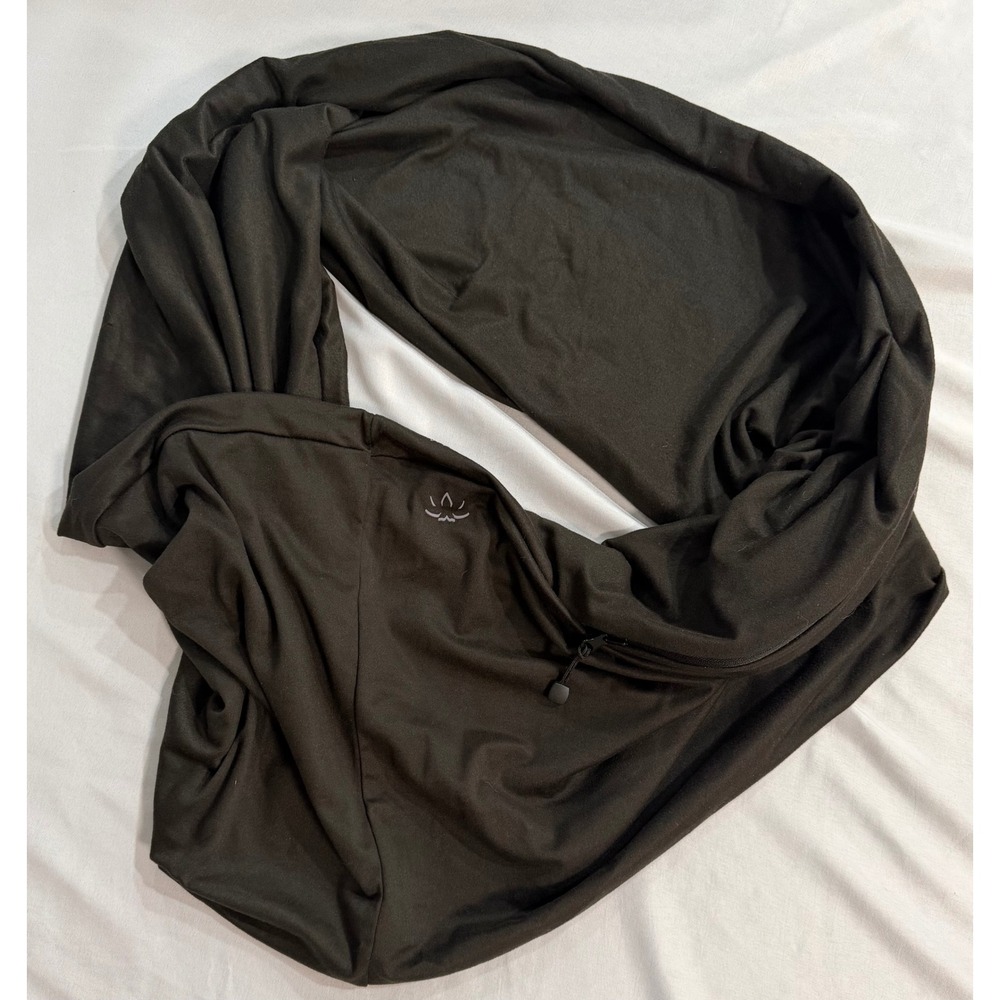Beyond Yoga Hidden Zipper Pocket Infinity Scarf Black Athletic Travel Wrap